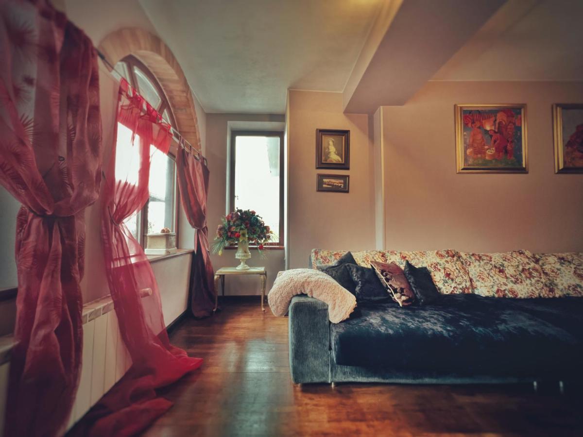 Тhe Bohemian Lodge-Entire House With Sauna Veliko Tarnovo Eksteriør billede