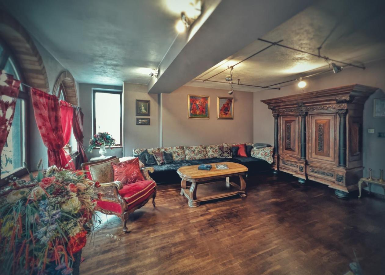 Тhe Bohemian Lodge-Entire House With Sauna Veliko Tarnovo Eksteriør billede